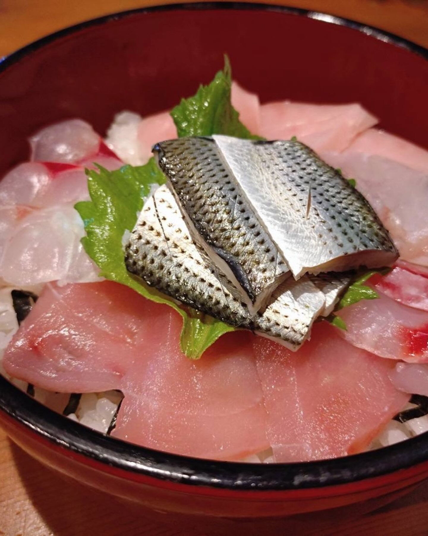 厳選した地魚の盛合わせ　　2160円